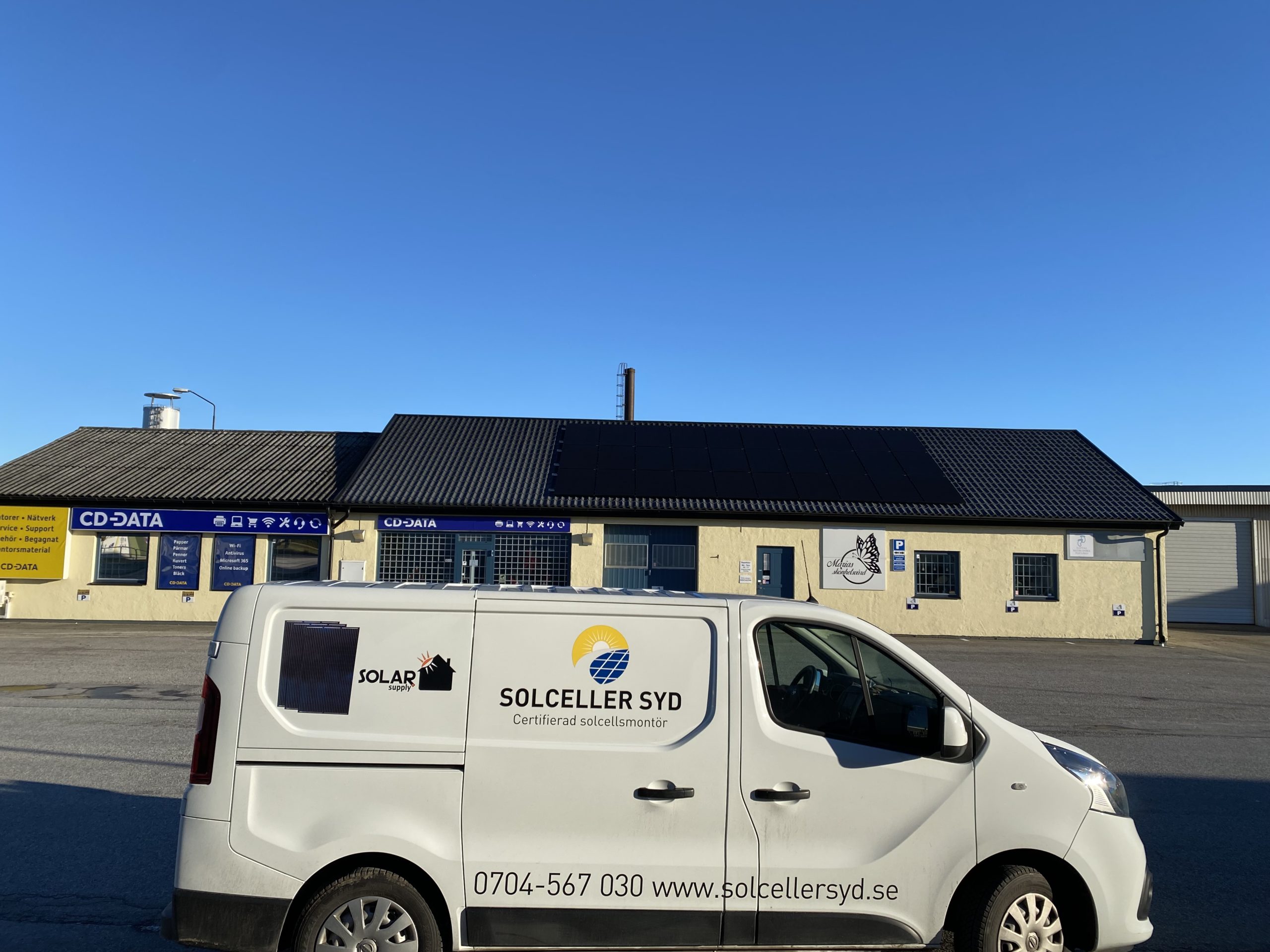 Här har vi på Solceller Syd monterat solcellspaneler till en fastighetsägare i Ystad Skåne