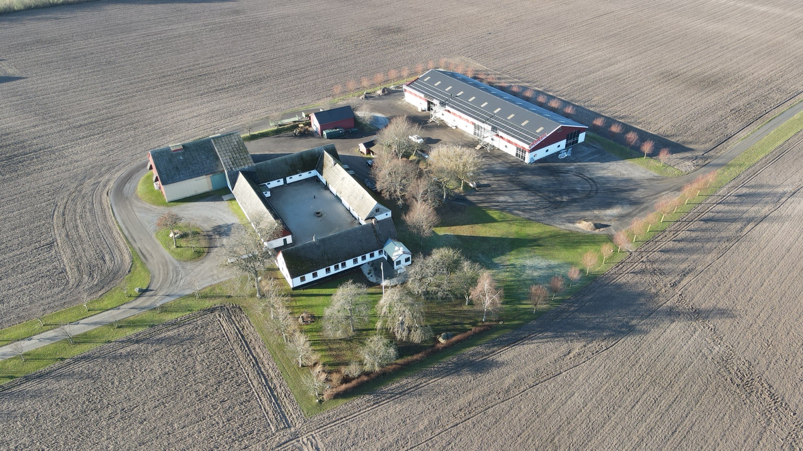 Solcellsanläggning lantbruk Skåne, drönarfoto